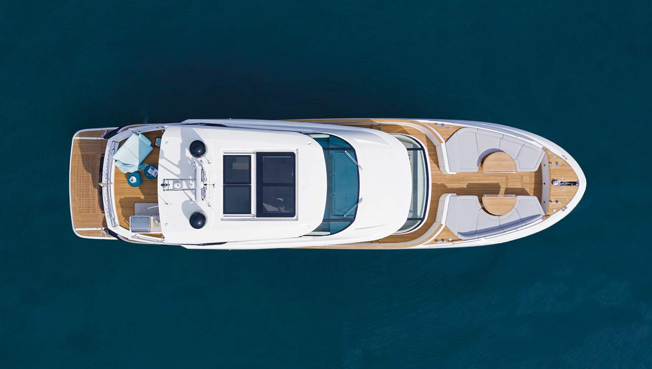 2020 Monte Carlo Yachts MCY 76 Skylounge