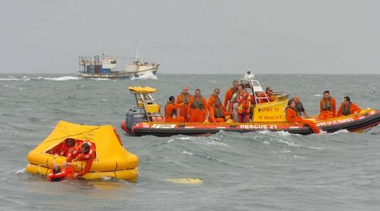 2021 Gemini Marine Waverider 880 Open