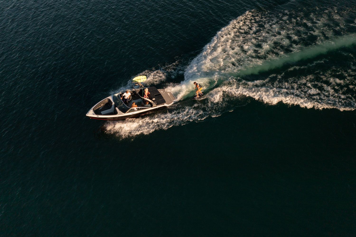 2023 Four Winns H4 Surf