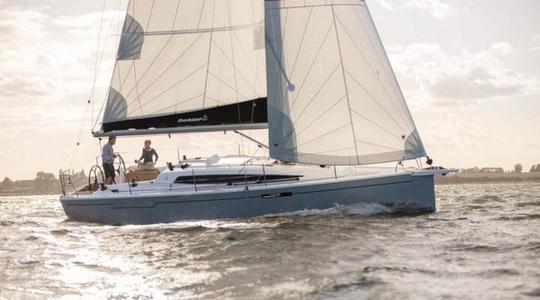 2014 Delphia Yachts Delphia 34 - Fin Keel