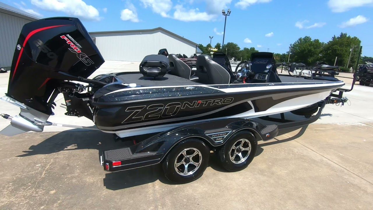 2022 Nitro Z20 DUAL CONSOLE w/Humminbirds