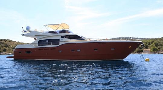 2008 Ferretti Yachts Altura 690