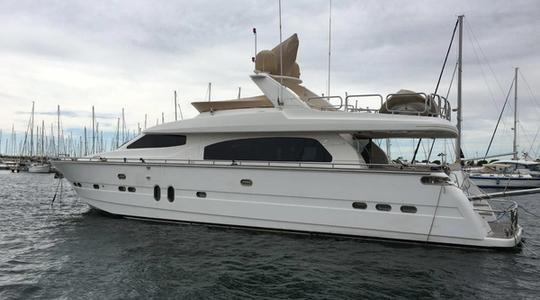2005 Horizon Yacht Elegance 76 New Line