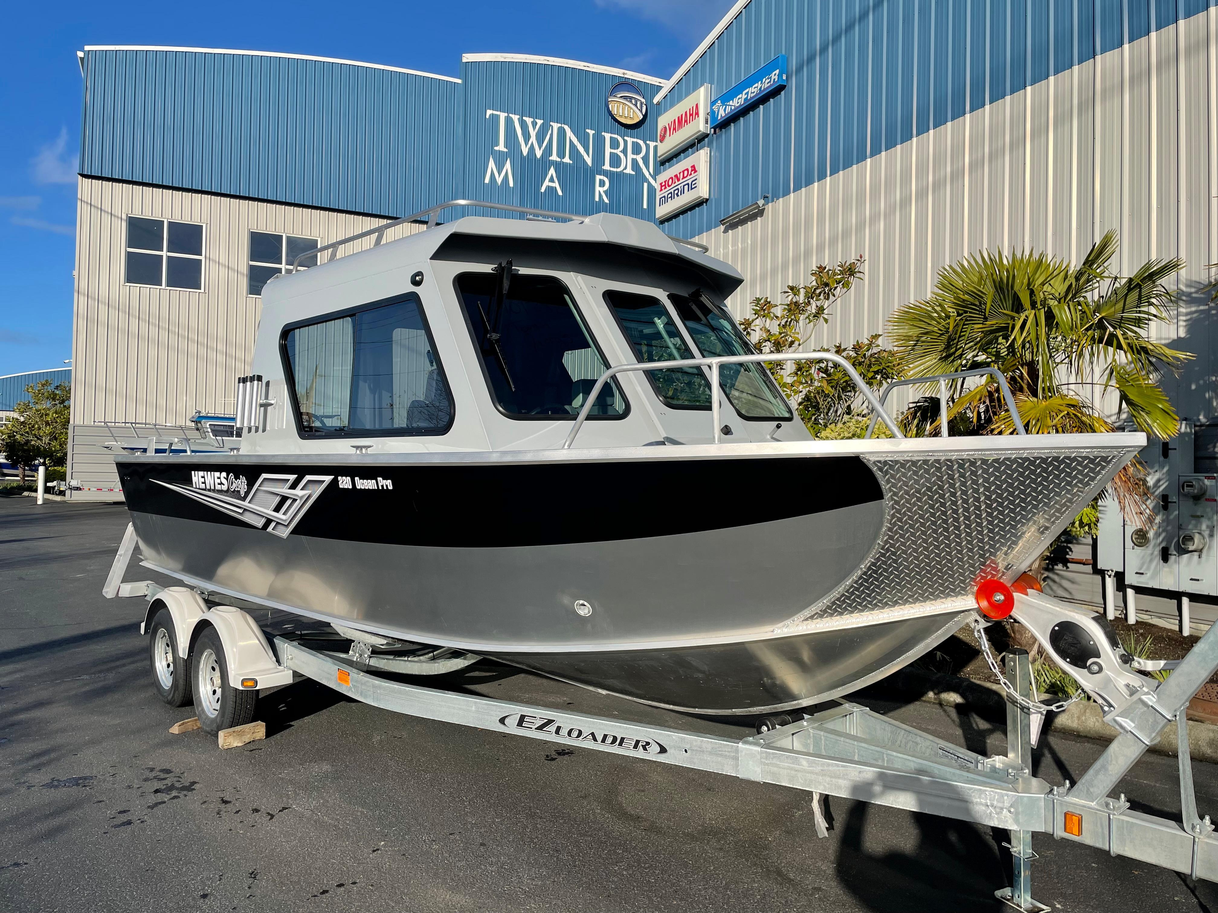 2022 Hewes Craft 220 Ocean Pro HT