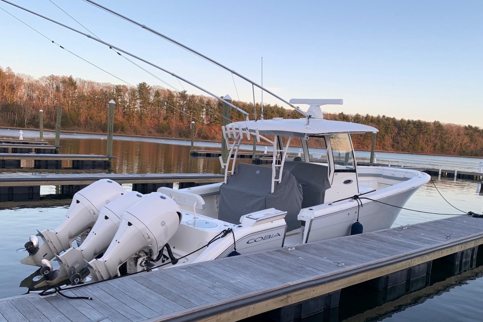 2019 Cobia Boats 344