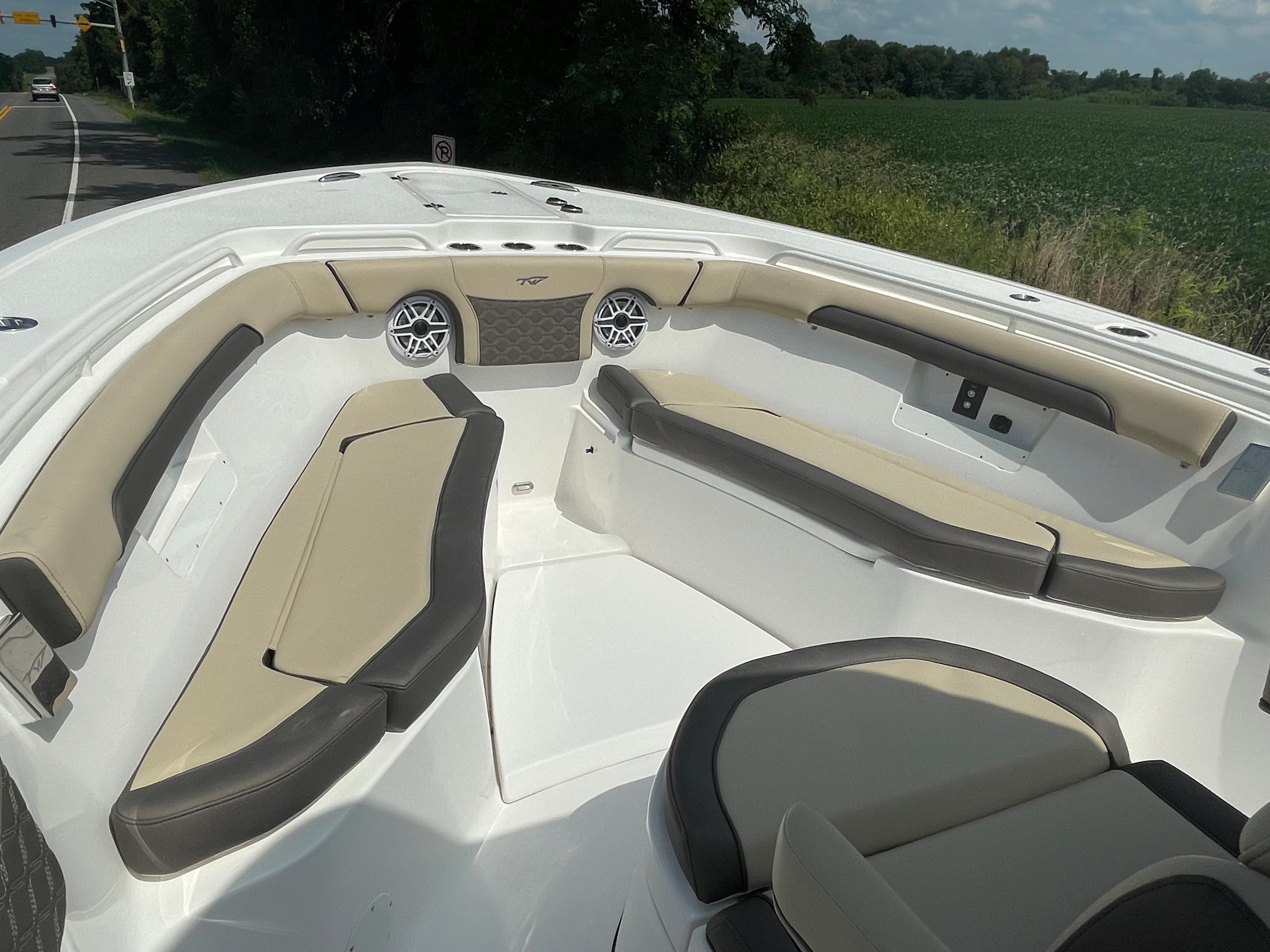 2022 Tidewater Boats 292 CC Adventure