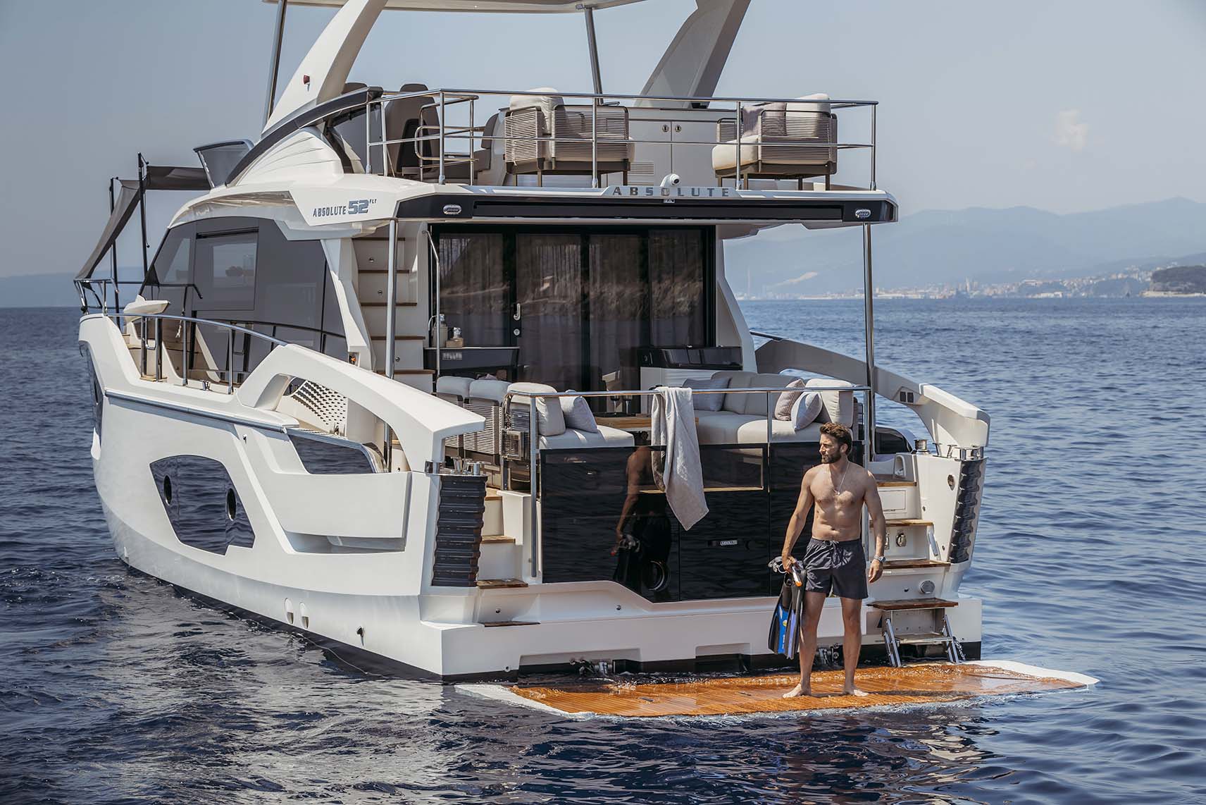 2023 Absolute Yachts 52 FLY