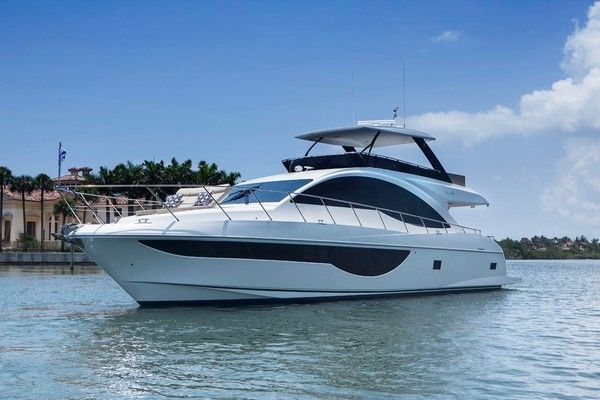 2020 Dyna Yachts 63 Hardtop