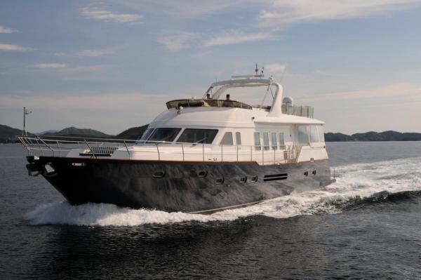 2002 Aquastar Yachts 70/74 Explorer