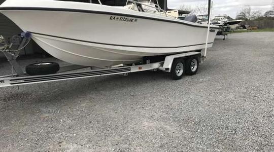 2002 Mako Boats 221 Center Console