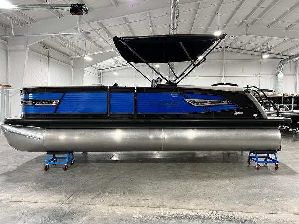 2021 Godfrey Pontoon Boats AquaPatio 235 SBC iMPACT 29 in. Center Tube
