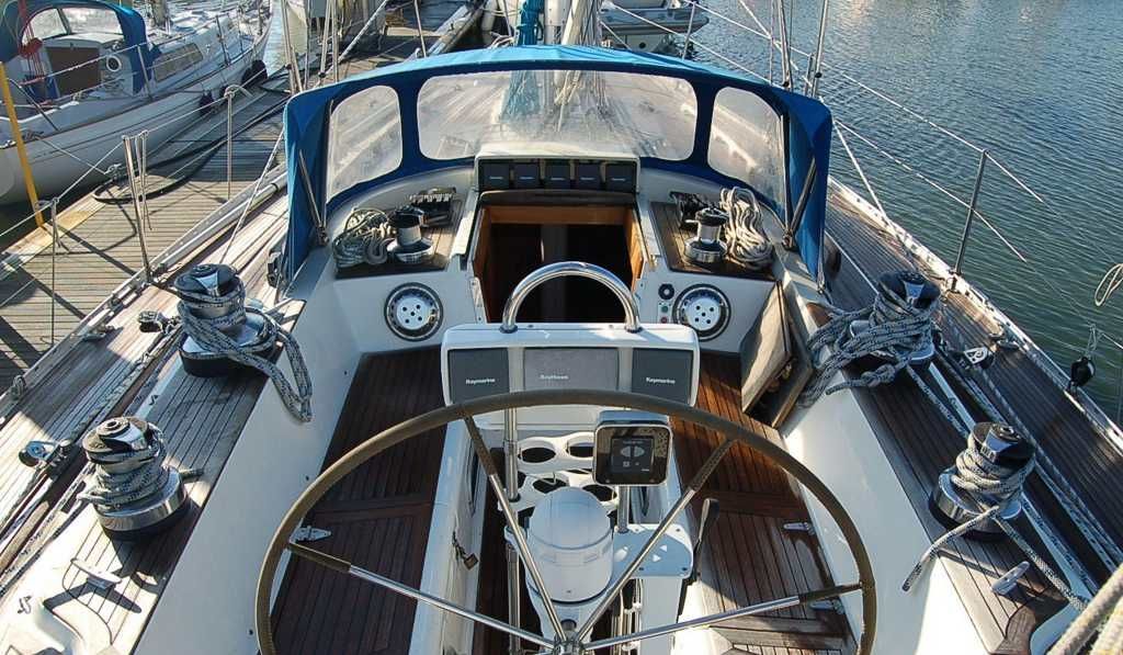 1987 Oyster Yachts Lightwave 48
