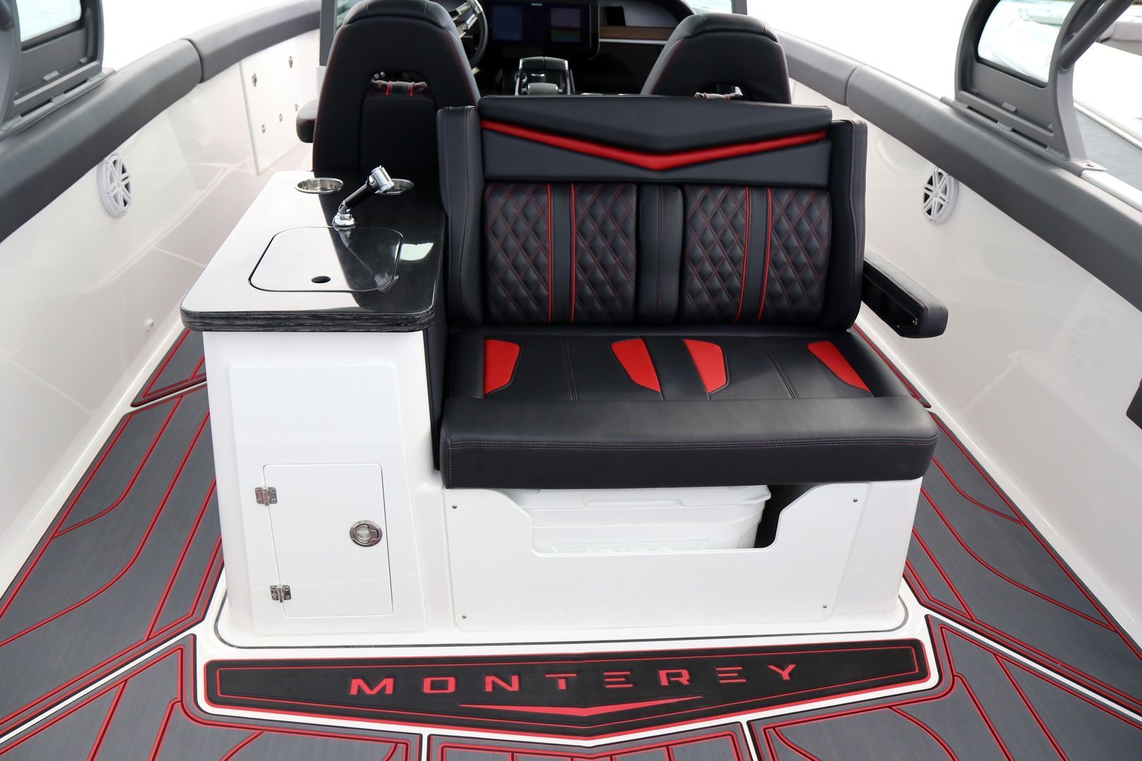 2020 Monterey Elite 30 OB