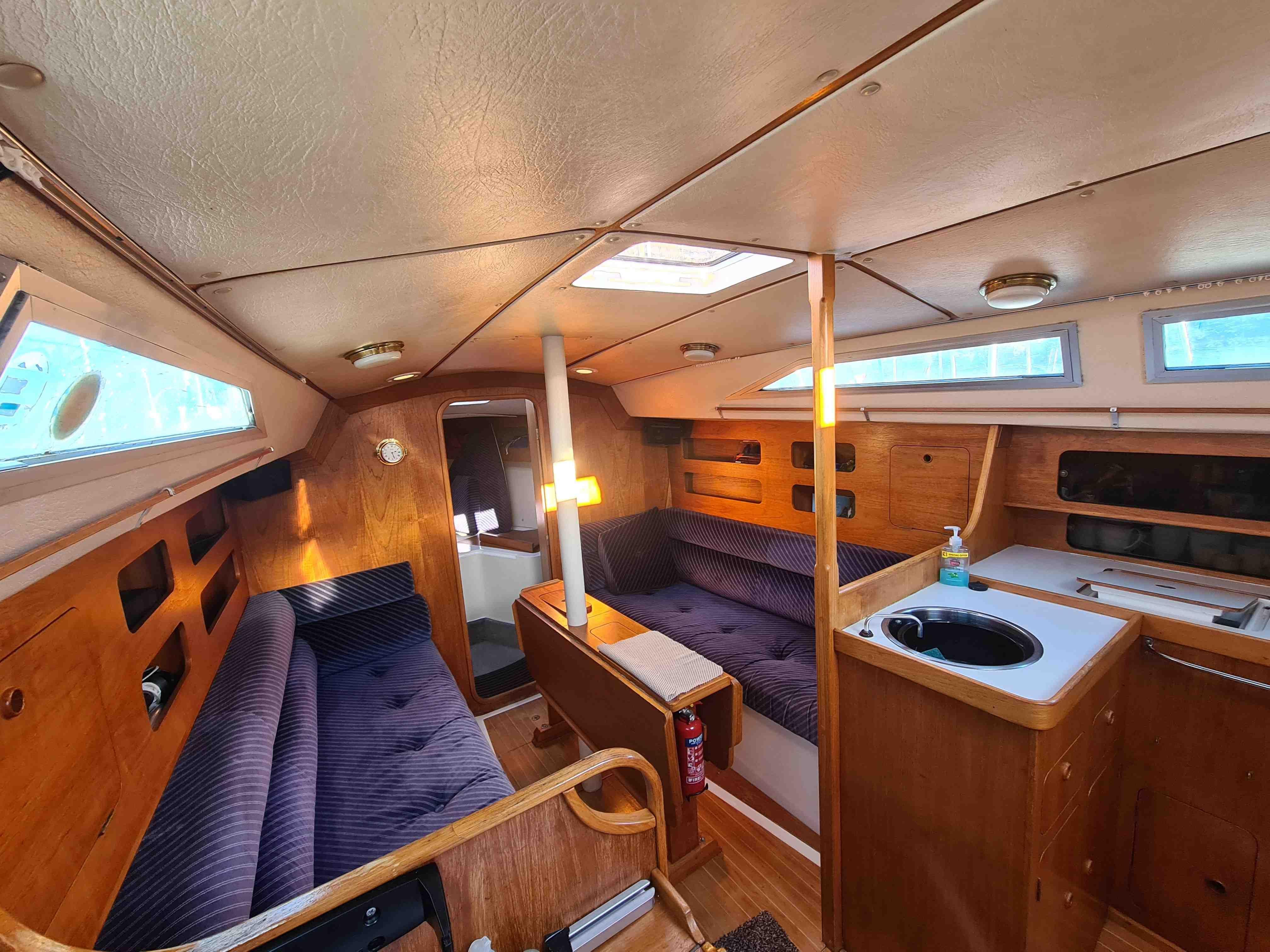 1983 Moody Yachts 31 Mk 