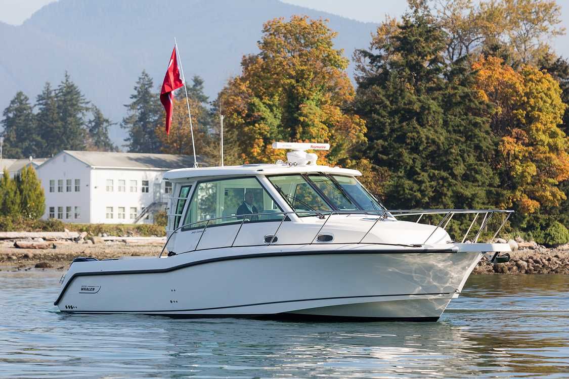2022 Boston Whaler 345 Conquest