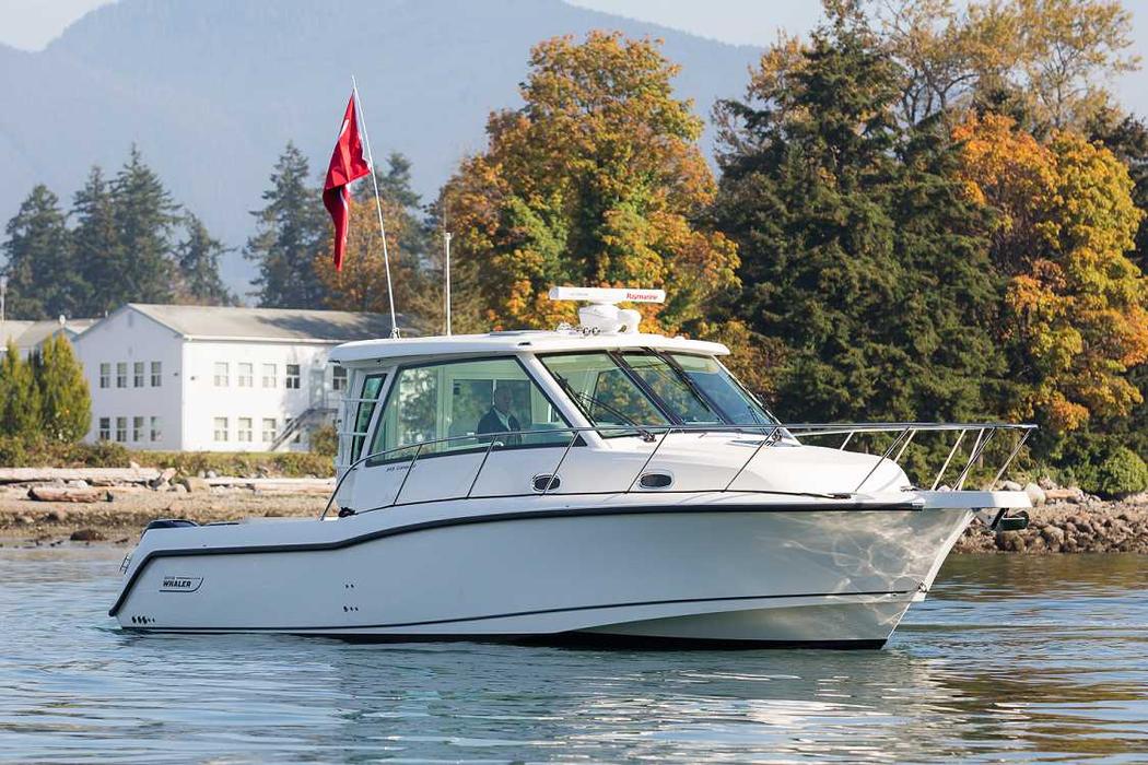 2022 Boston Whaler 345 Conquest