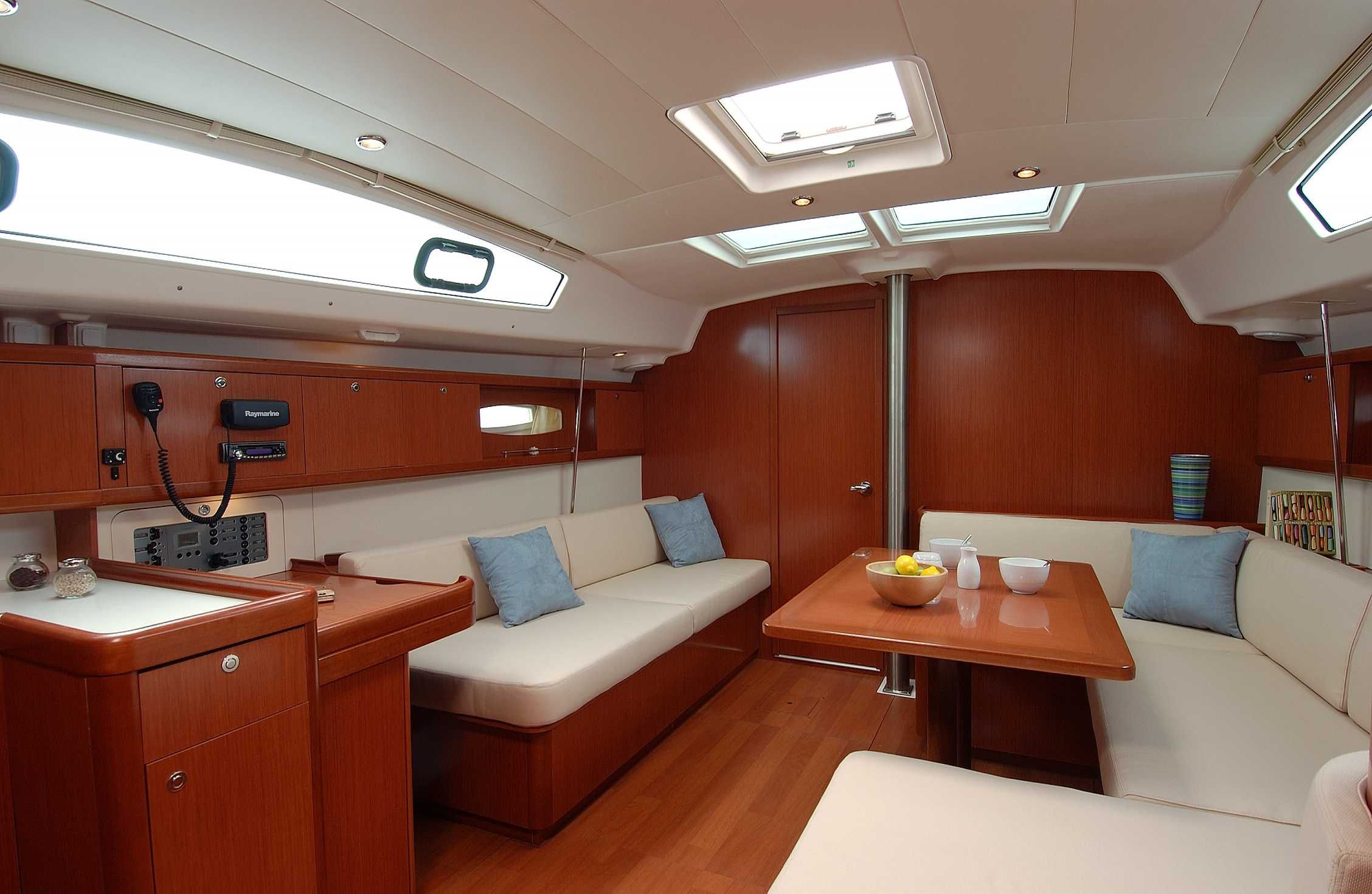 2010 Beneteau Oceanis 43