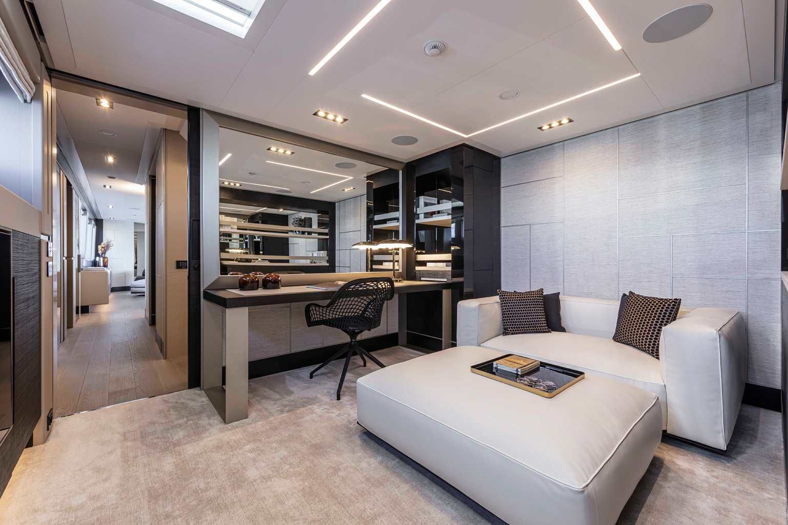 2016 Pershing Yachts 140