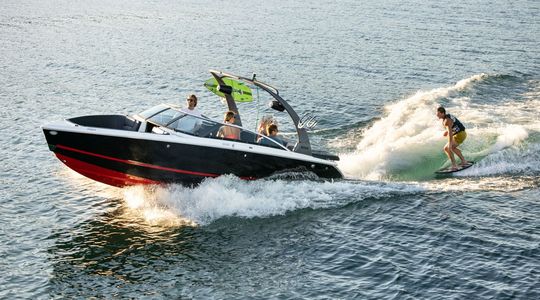 2023 Four Winns H4 Surf