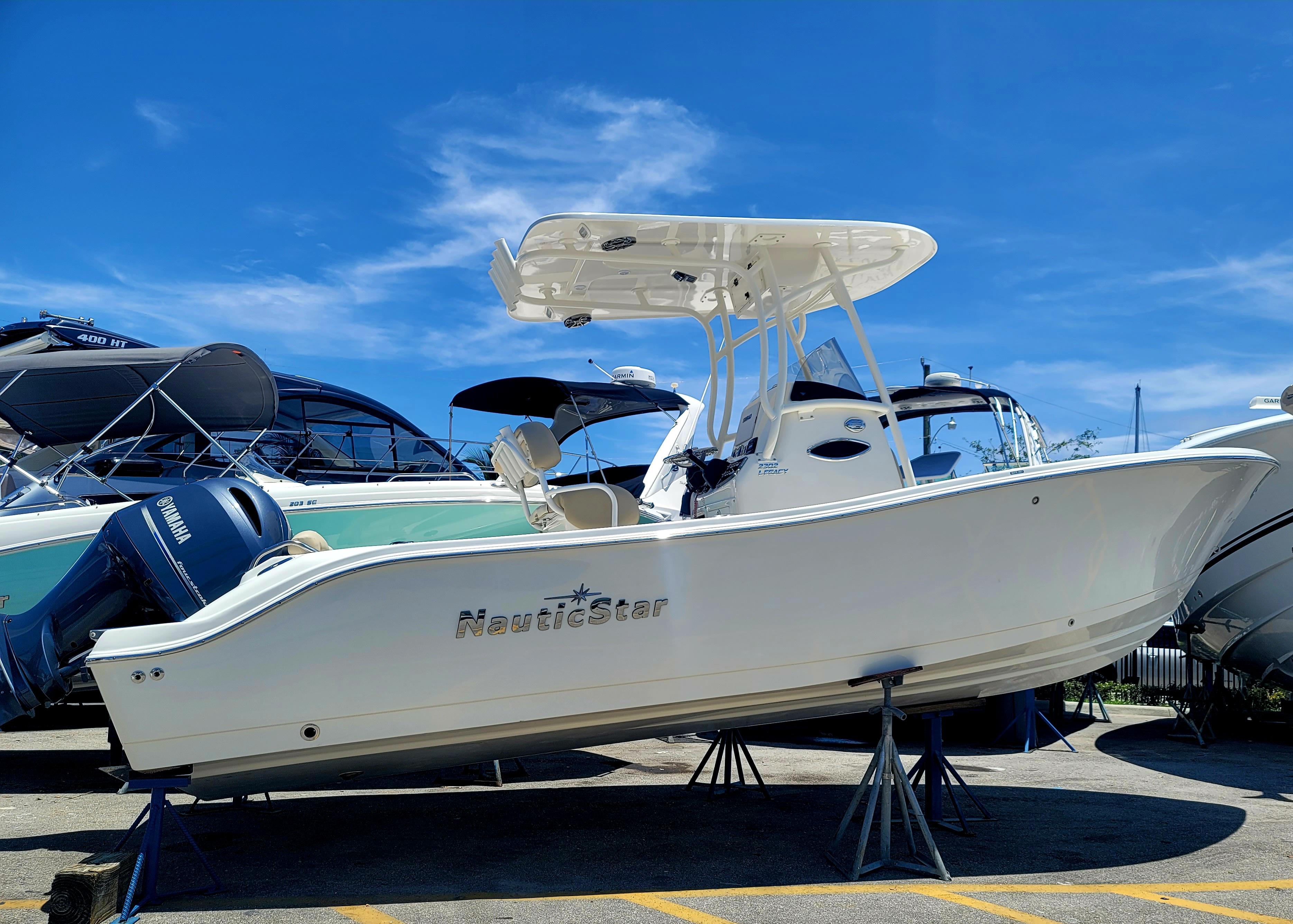 2021 Nautic Star 2302 LEG DLX