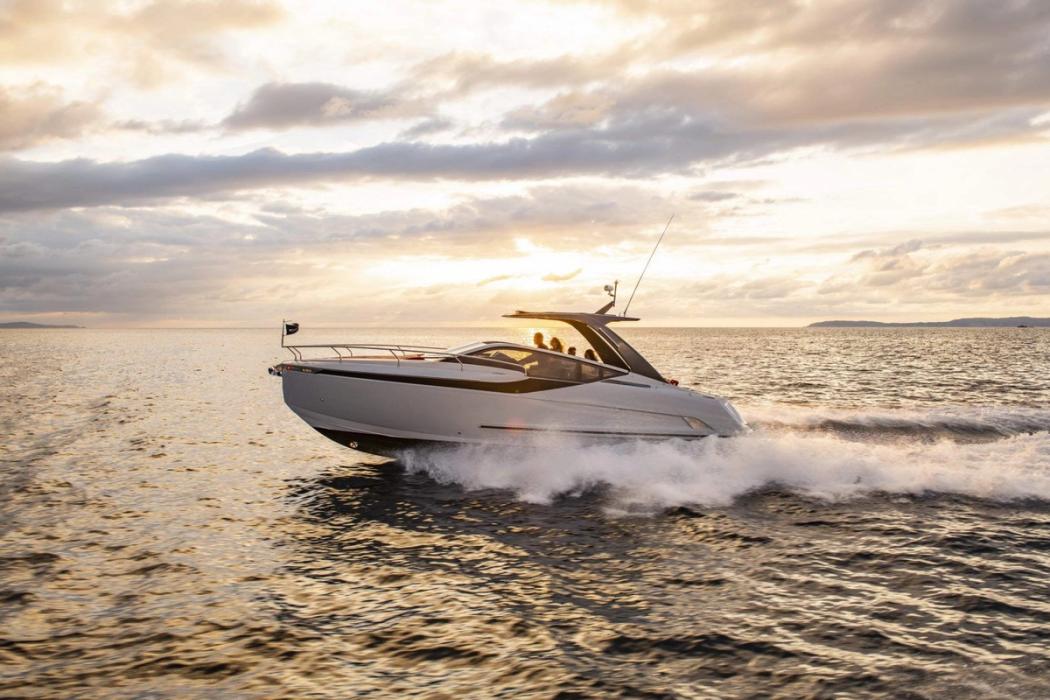 2020 Fairline F-Line 33