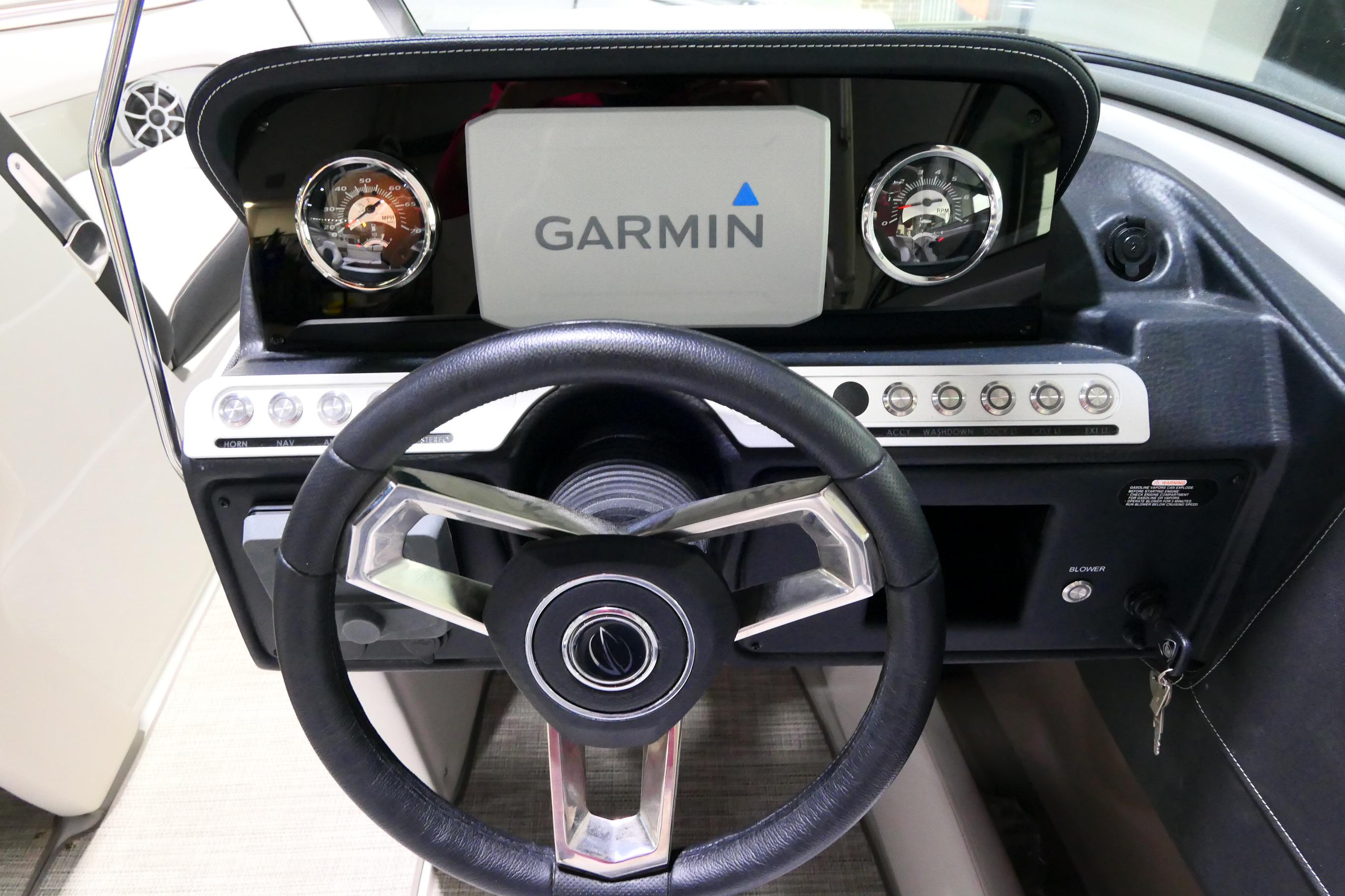 2022 Crownline 240SS