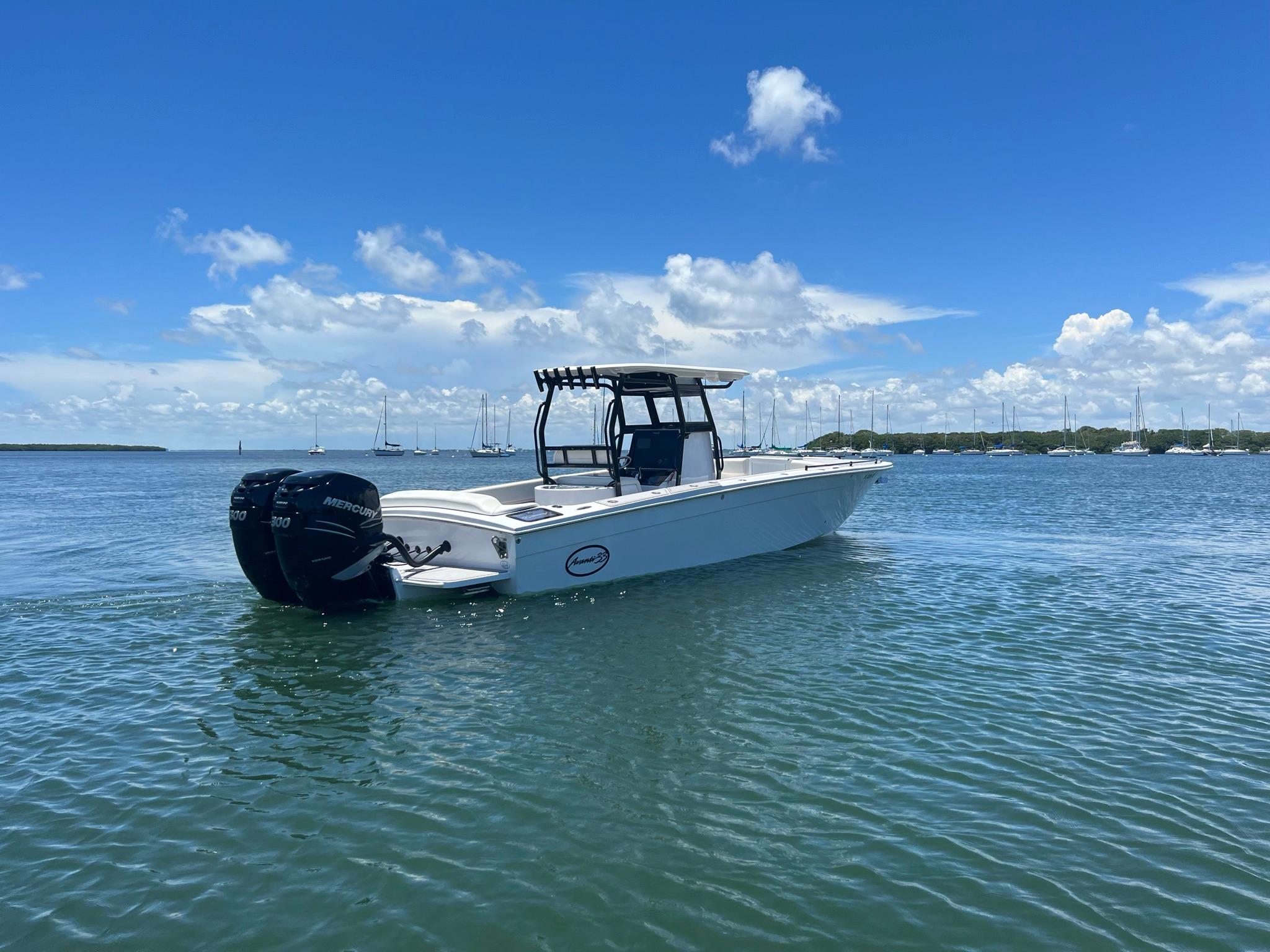 2005 Avanti Boats 33