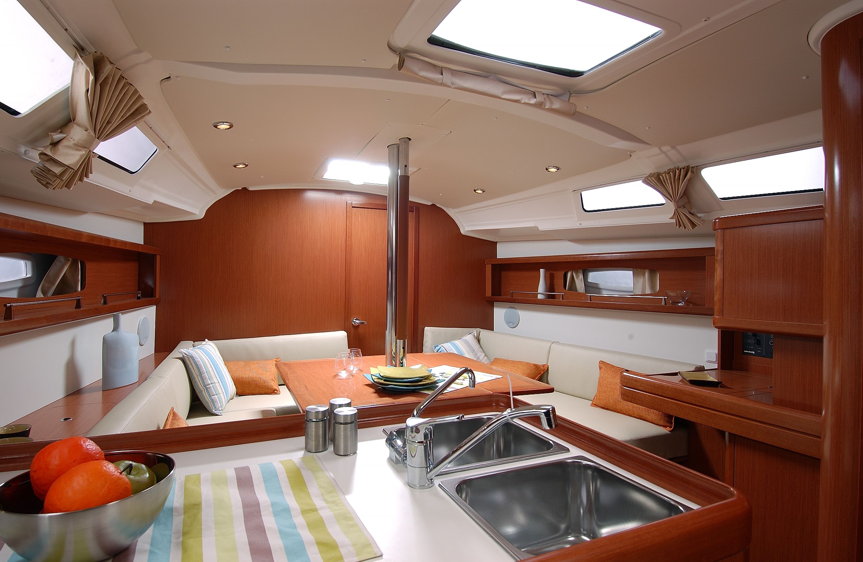 2014 Beneteau Oceanis 37