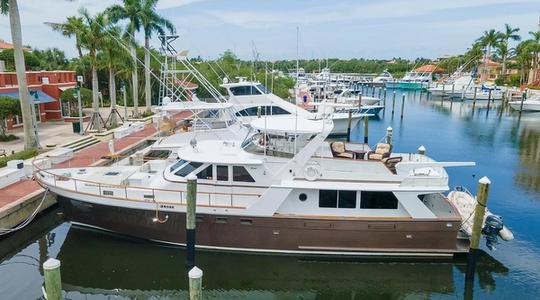 1986 Tollycraft Yachts Pilothouse