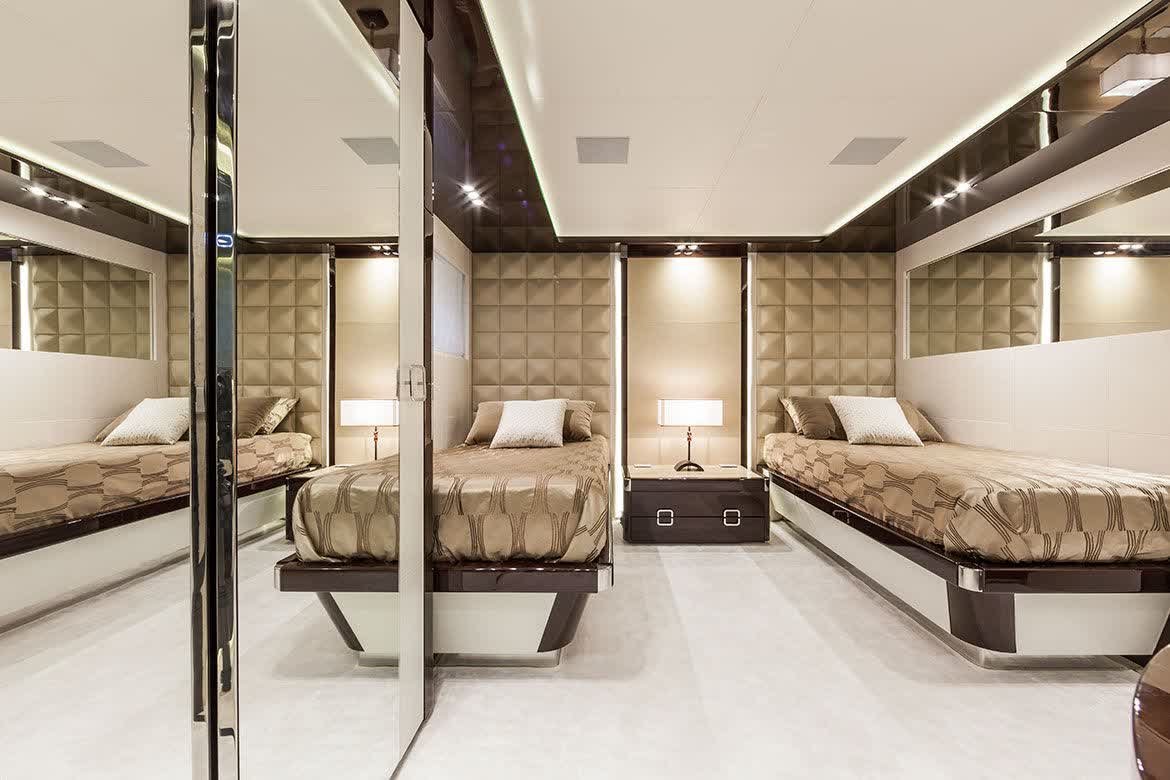 2013 Rossinavi Param Jamuna IV