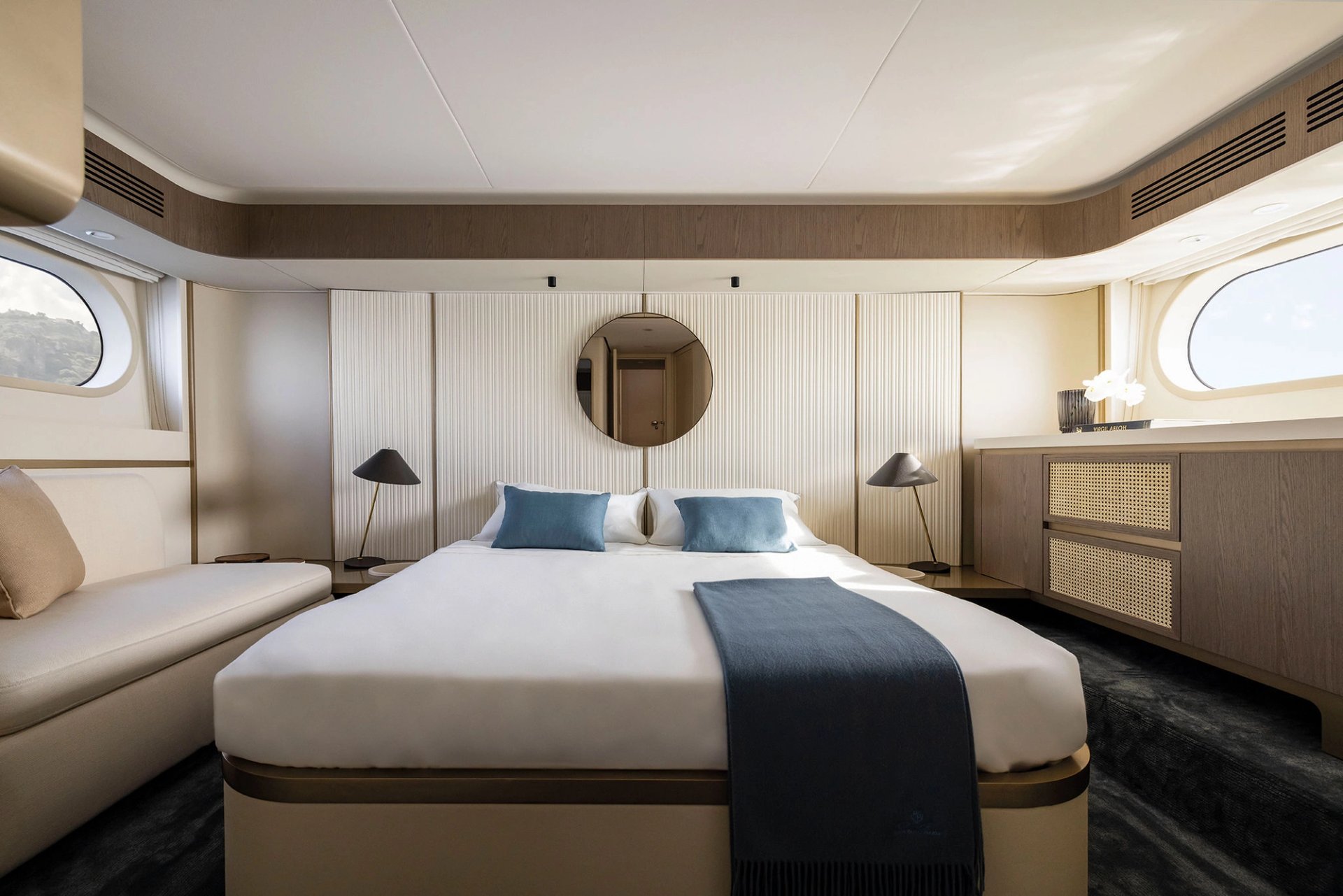 Azimut Magellano 60 full-beam kabina właściciela z wysokiej jakości materiałami