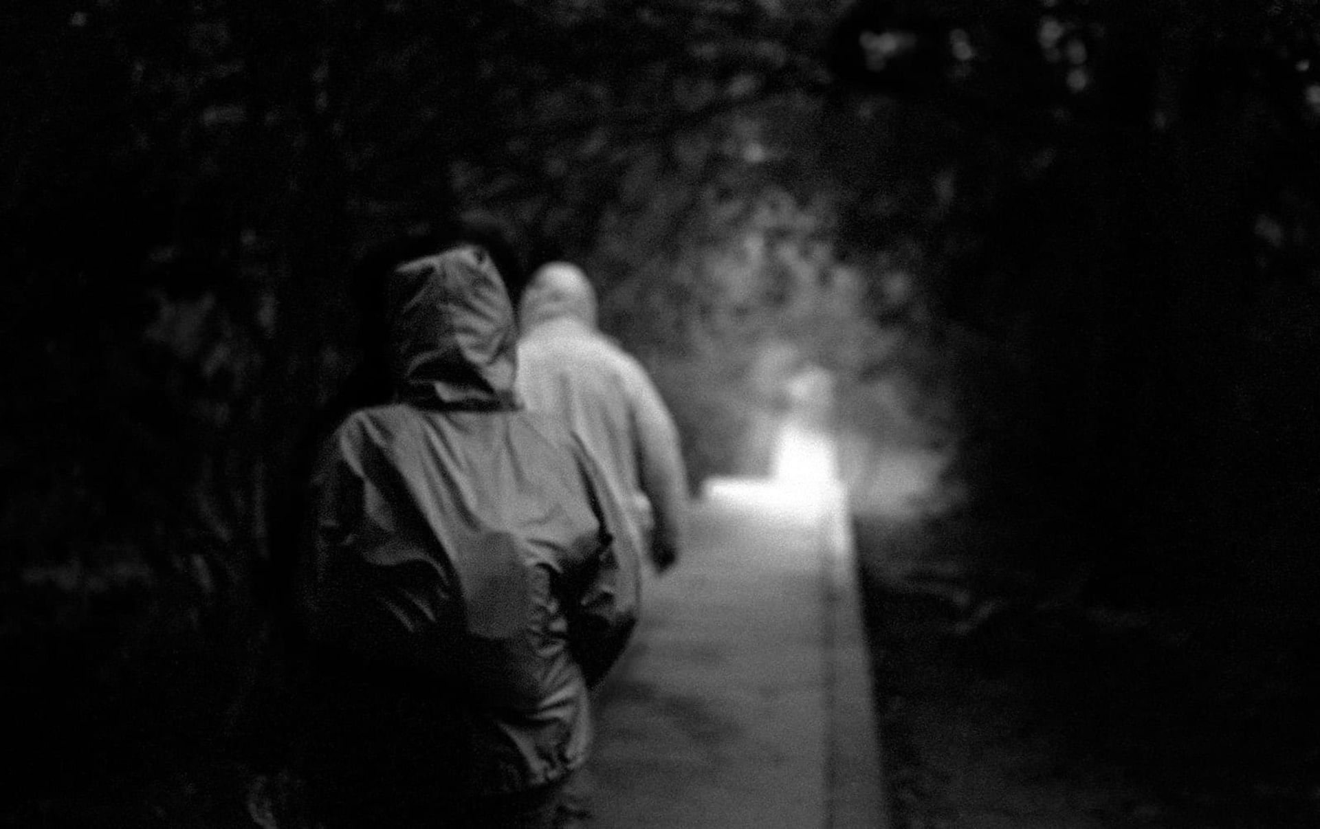 De Espaldas: Naturaleza Humana