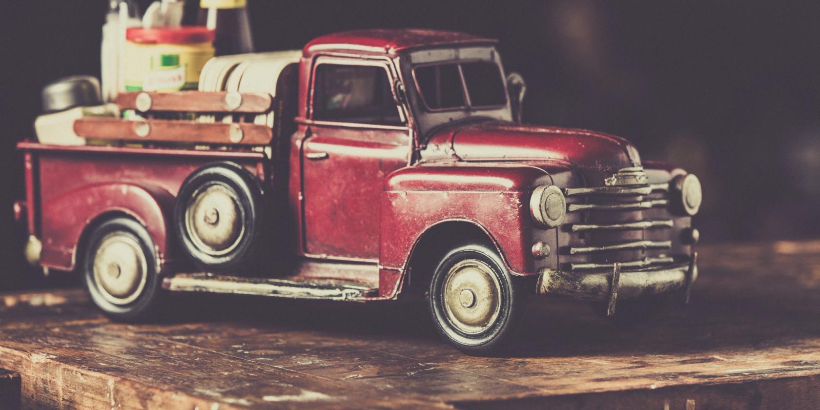 WASSER- UND SÜSSGETRÄNKE