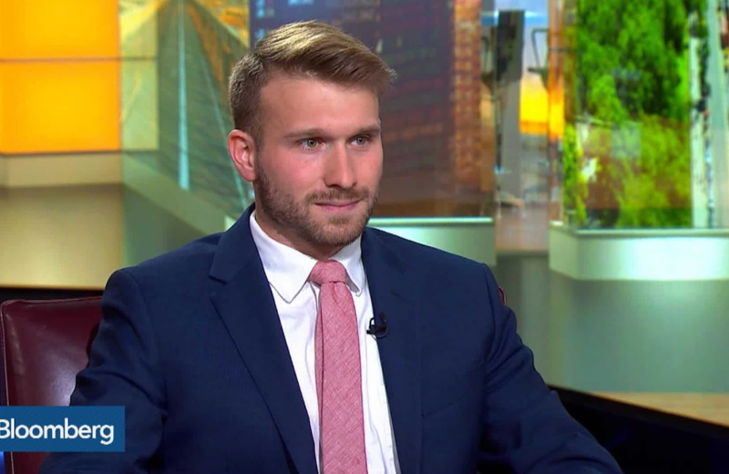 腰斬也不逃命：比特幣ETF鑽石手真相曝光，摩根士丹利下場、Coinbase壟斷託管，華爾街正在重寫加密資產規則