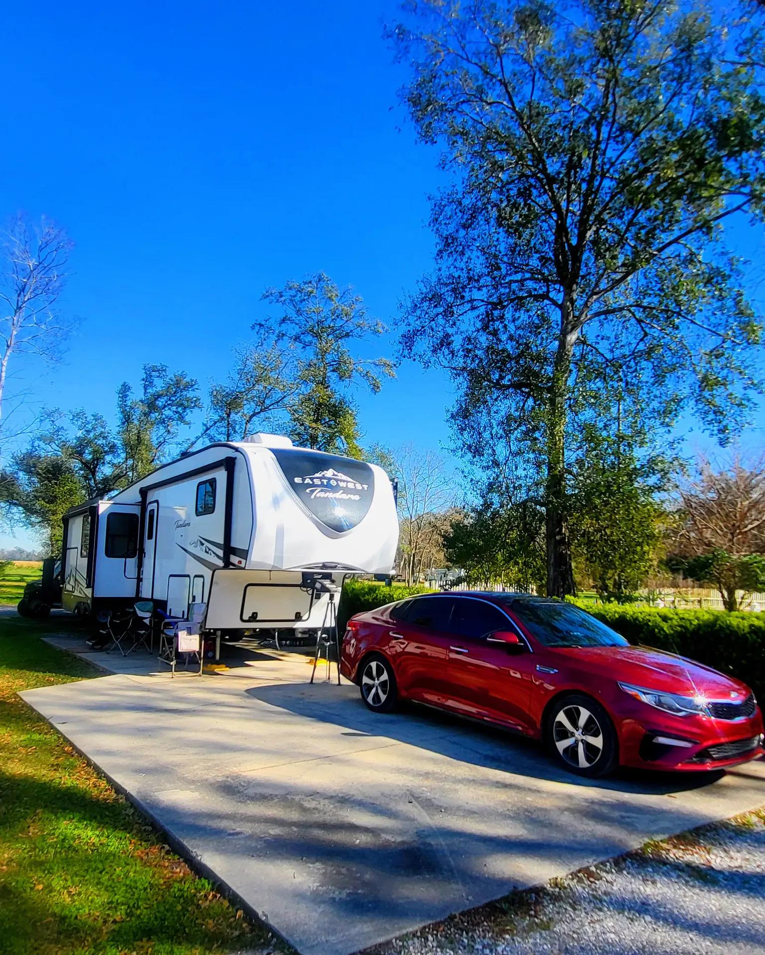 RV pads with full hookups on plantation grounds