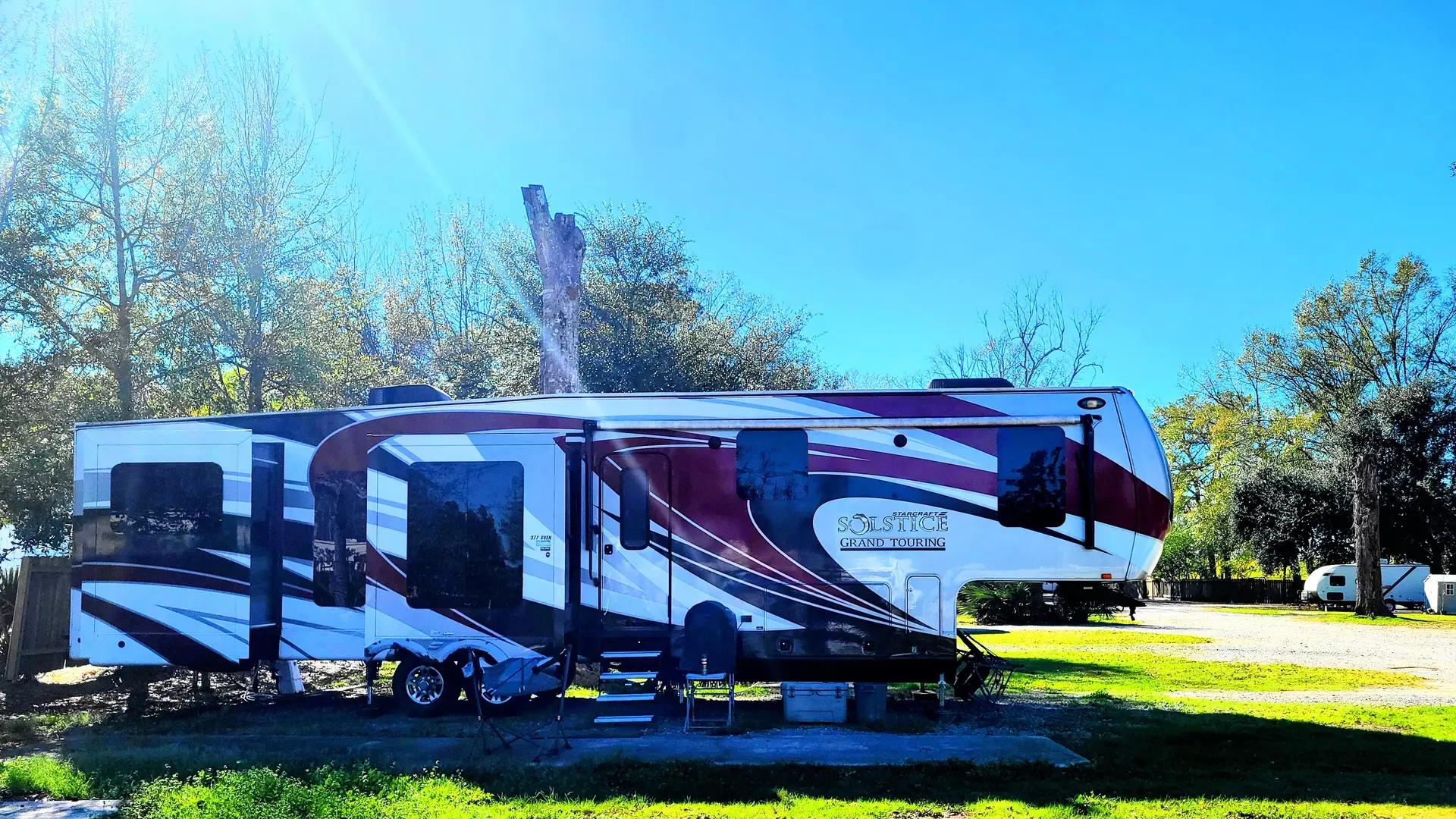 RV pads with full hookups on plantation grounds
