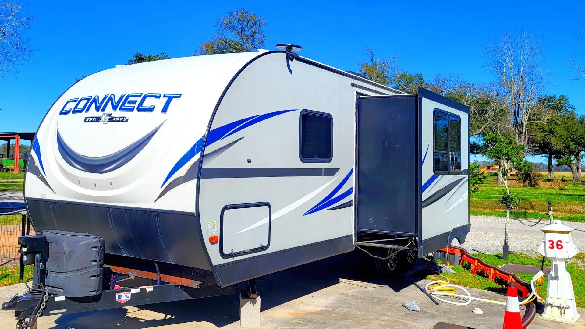 RV pads with full hookups on plantation grounds