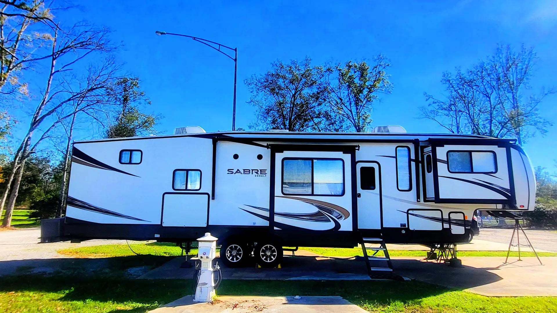 RV pads with full hookups on plantation grounds