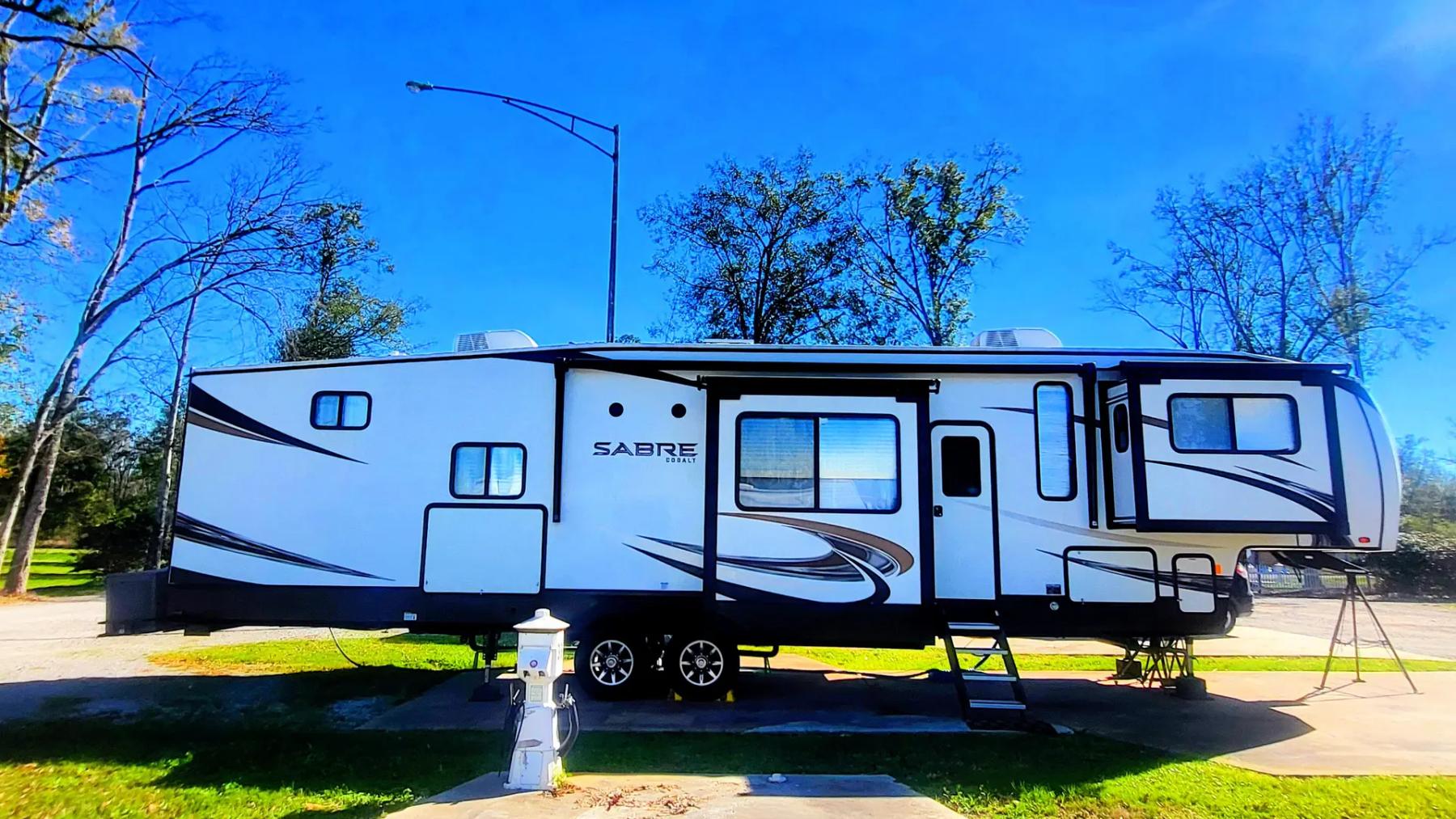 RV pads with full hookups on plantation grounds