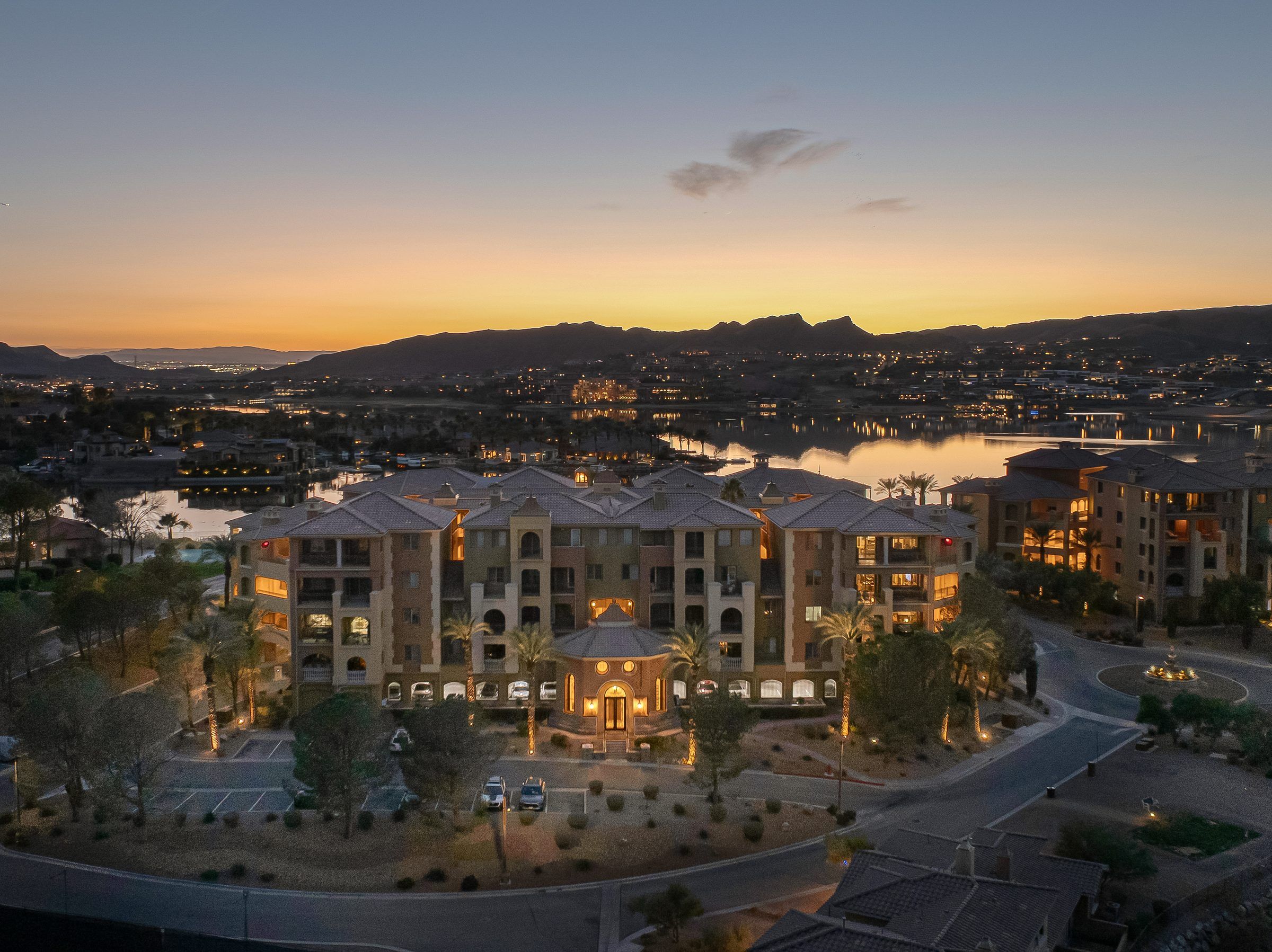 Mantova Sunset Waterfront Condos