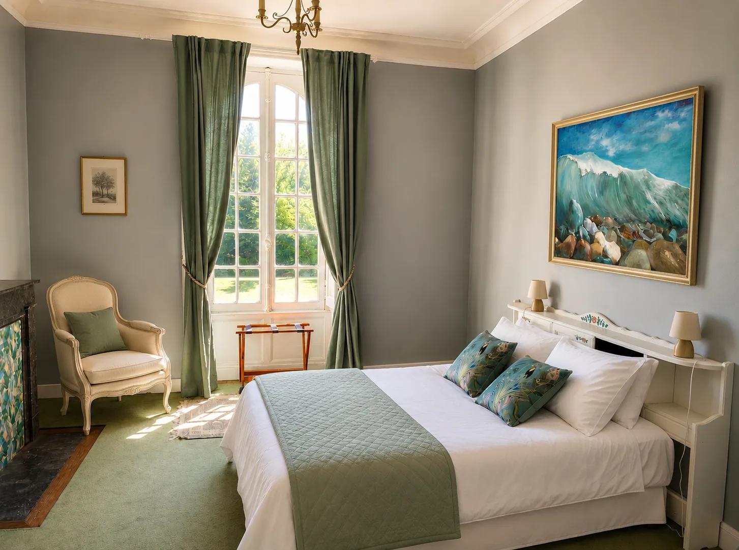 The green bedroom and its window opening onto the park