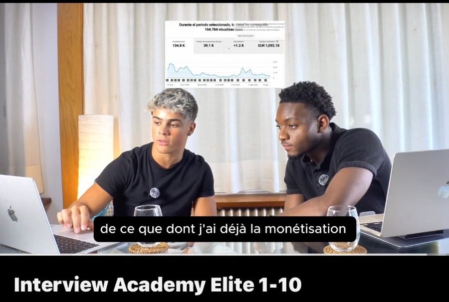 Kenzi et Angel célébrant les résultats