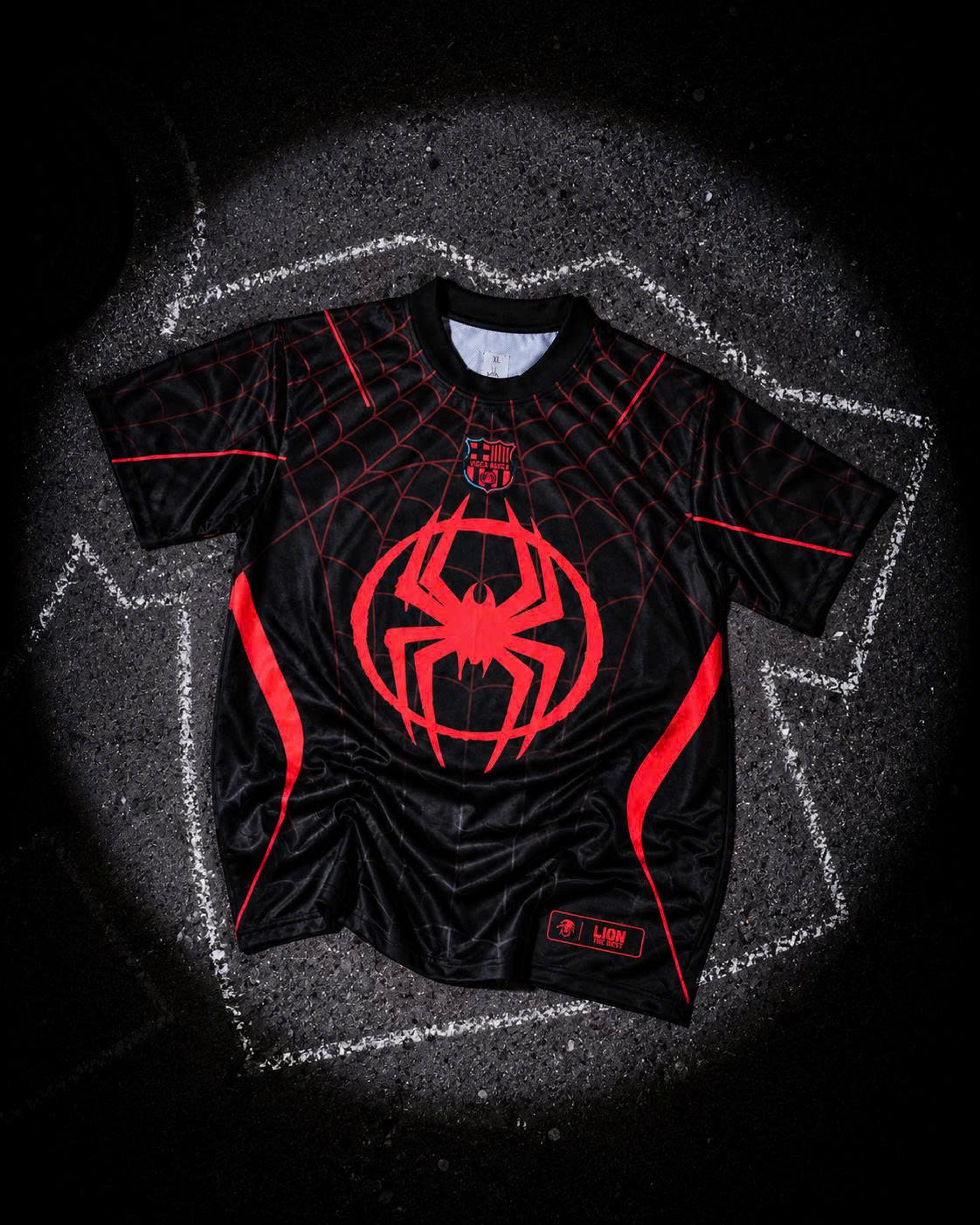 Áo Jersey Nhện Đỏ Lion The Best – Đen Đỏ Cổ Tròn
