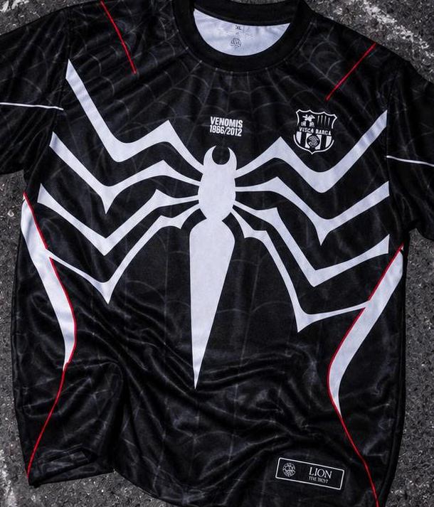 Oversized Spider Graphic