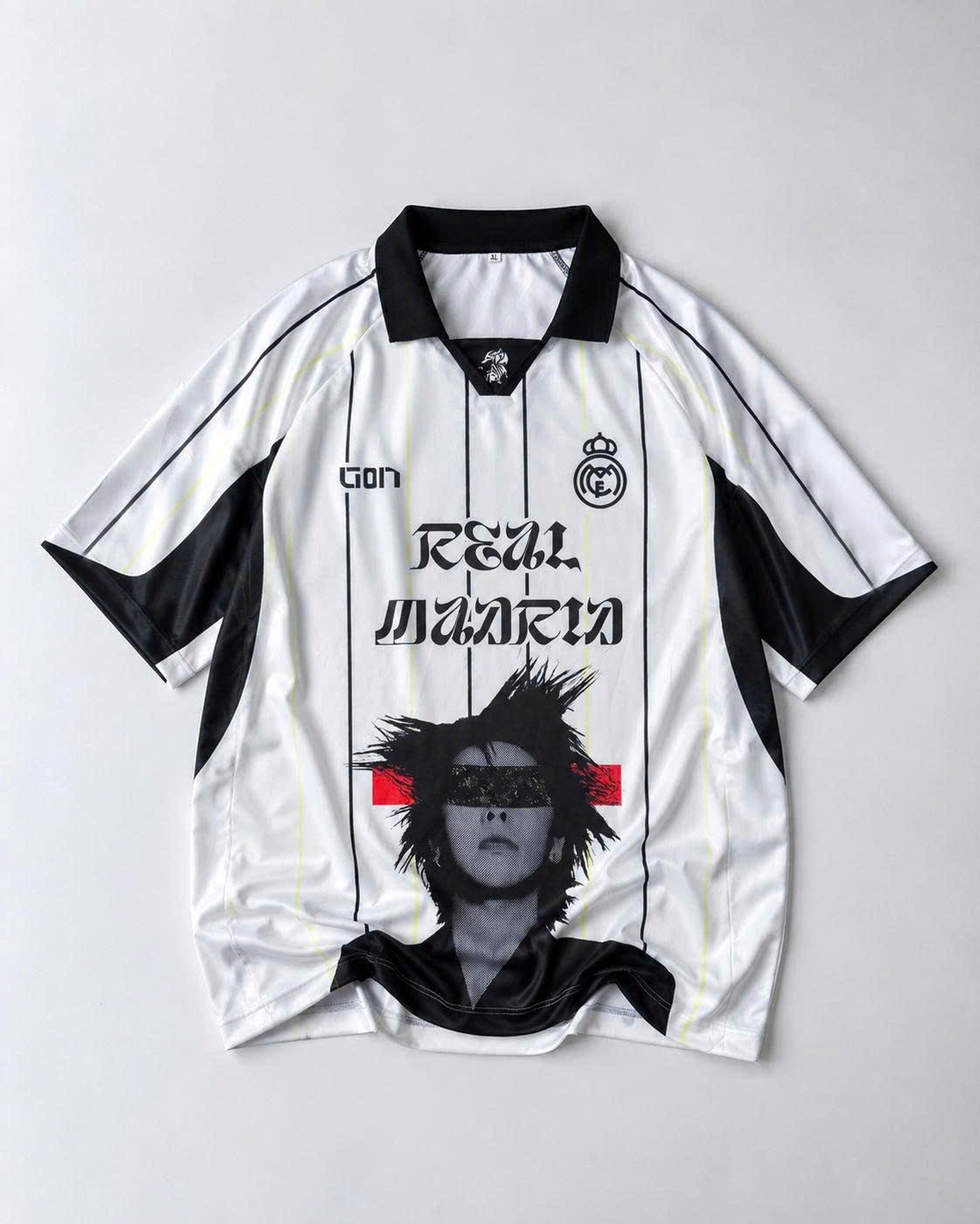 Áo polo jersey trắng sọc đen in chân dung Lion The Best