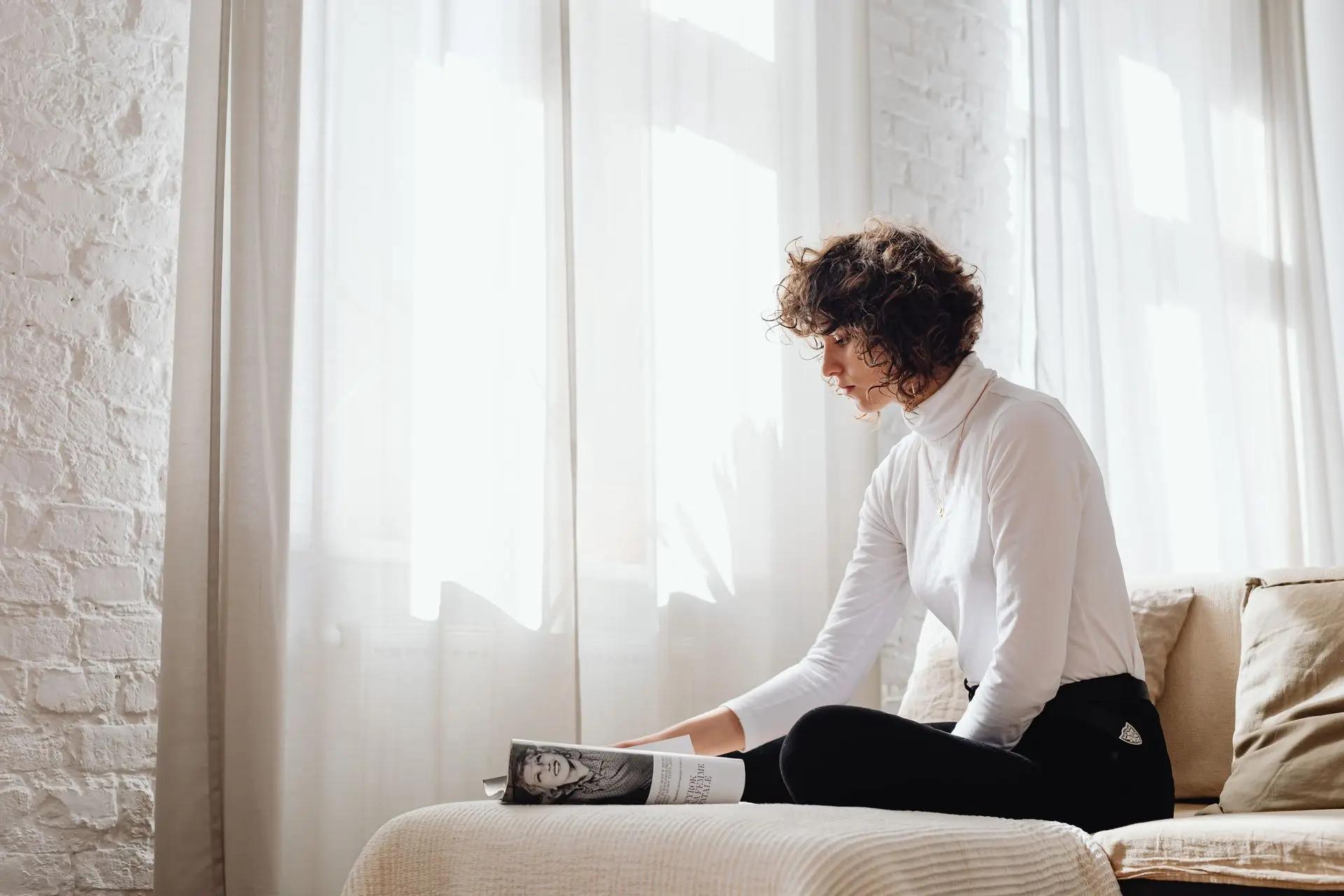 Femme seule : comment se sentir en sécurité au quotidien sans vivre dans la peur