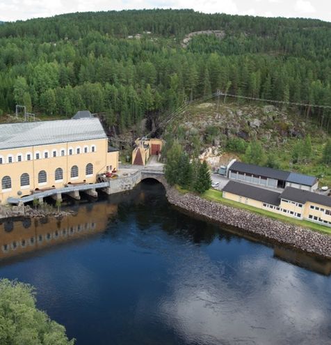 Kraftverk, vann, elv, skog