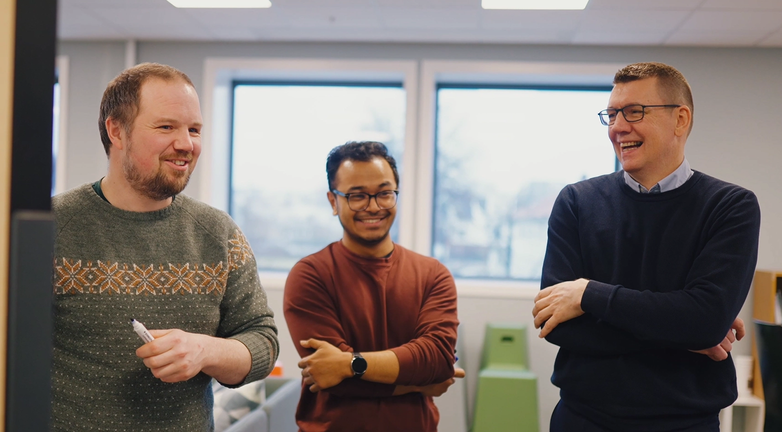 Fra venstre: Bjarte Beil-Myhre (Data Scientist), Rajeev Shrestha (Data Scientist) og Bernt Viggo Matheussen, fagansvarlig for Forecasting & Optimization