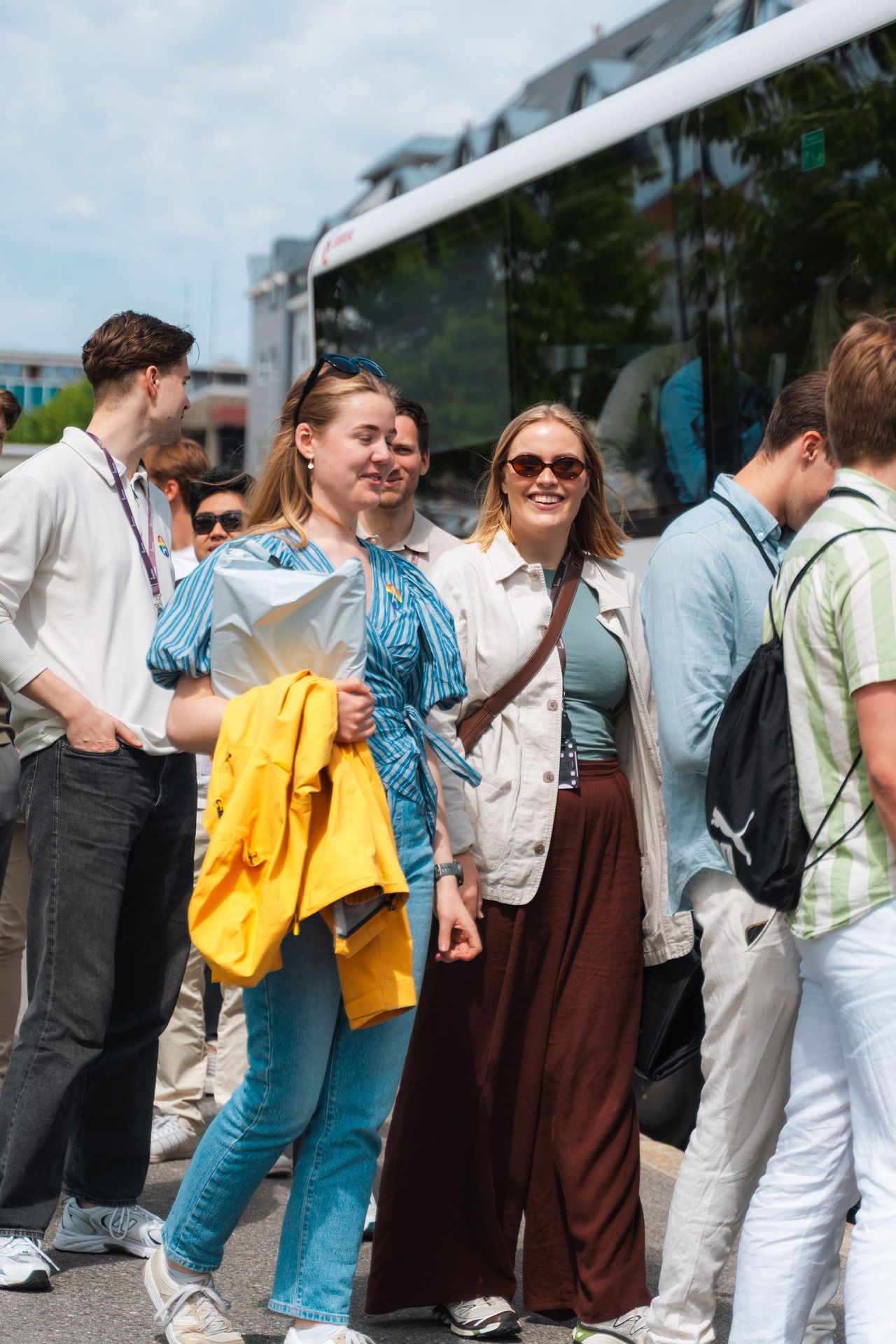 Gruppe med unge mennesker