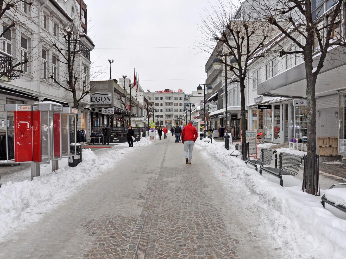 picture of the snowmelting of the street in Kristiansand